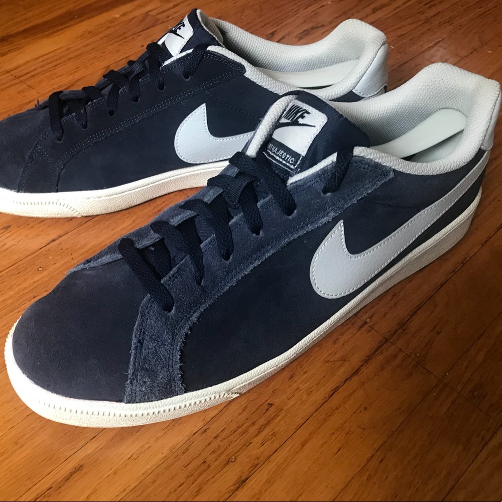 Nike Court Royale